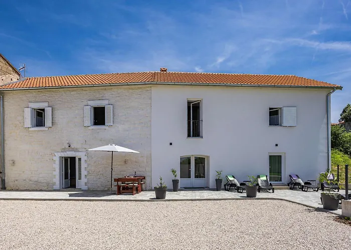 Lara Дом отдыха