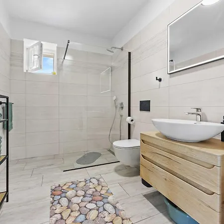 度假居 Lara 坎法奈尔